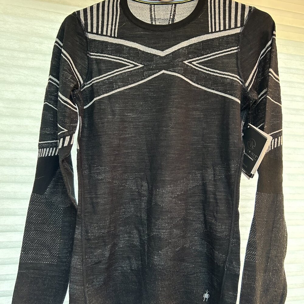 Smartwool pullover sweater, underlayer or top, BRAND NEW, Medium, black&white